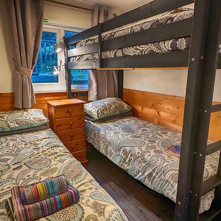 Caswell Beach Chalet 70 Located In Gower Peninsula Swansea Exteriör bild