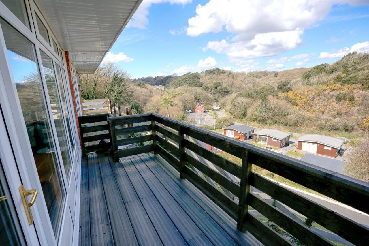 Caswell Beach Chalet 70 Located In Gower Peninsula Swansea Exteriör bild