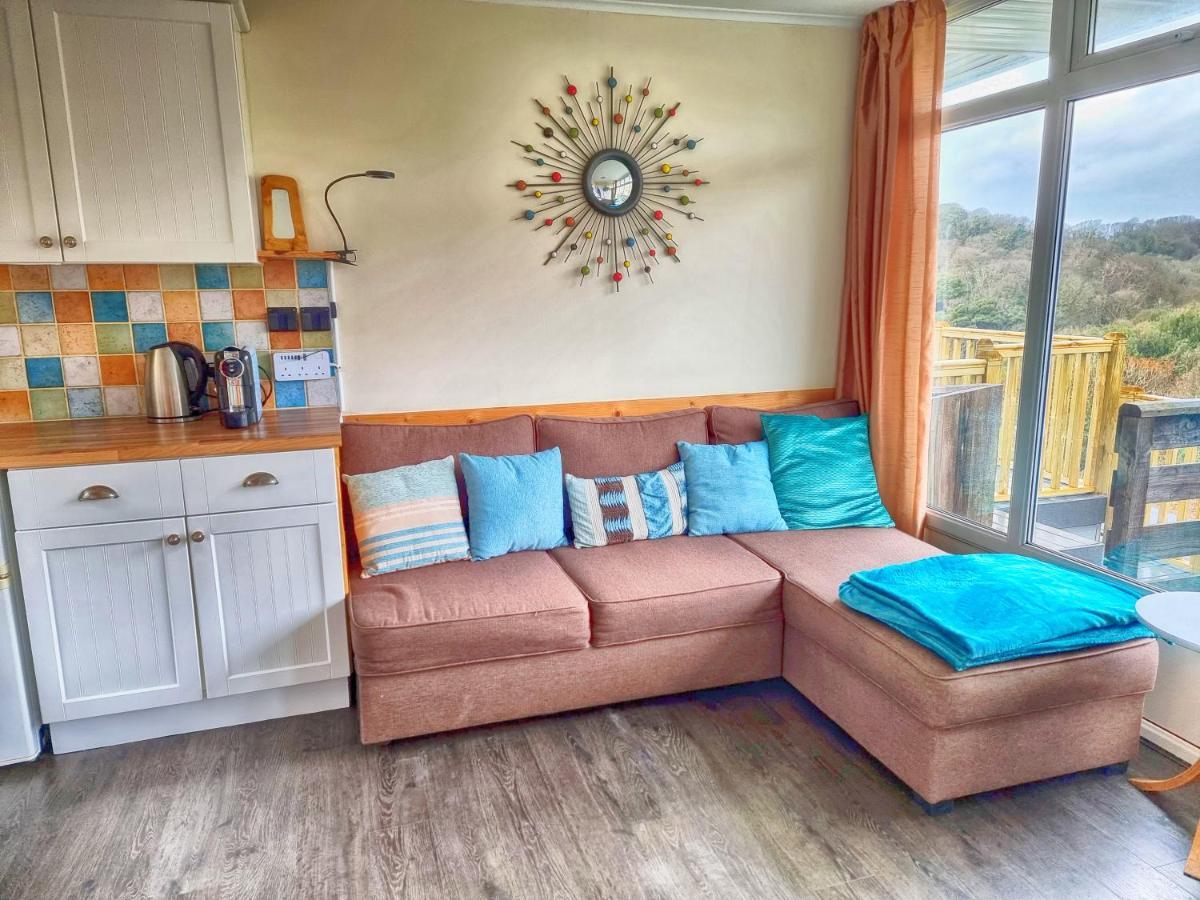 Caswell Beach Chalet 70 Located In Gower Peninsula Swansea Exteriör bild