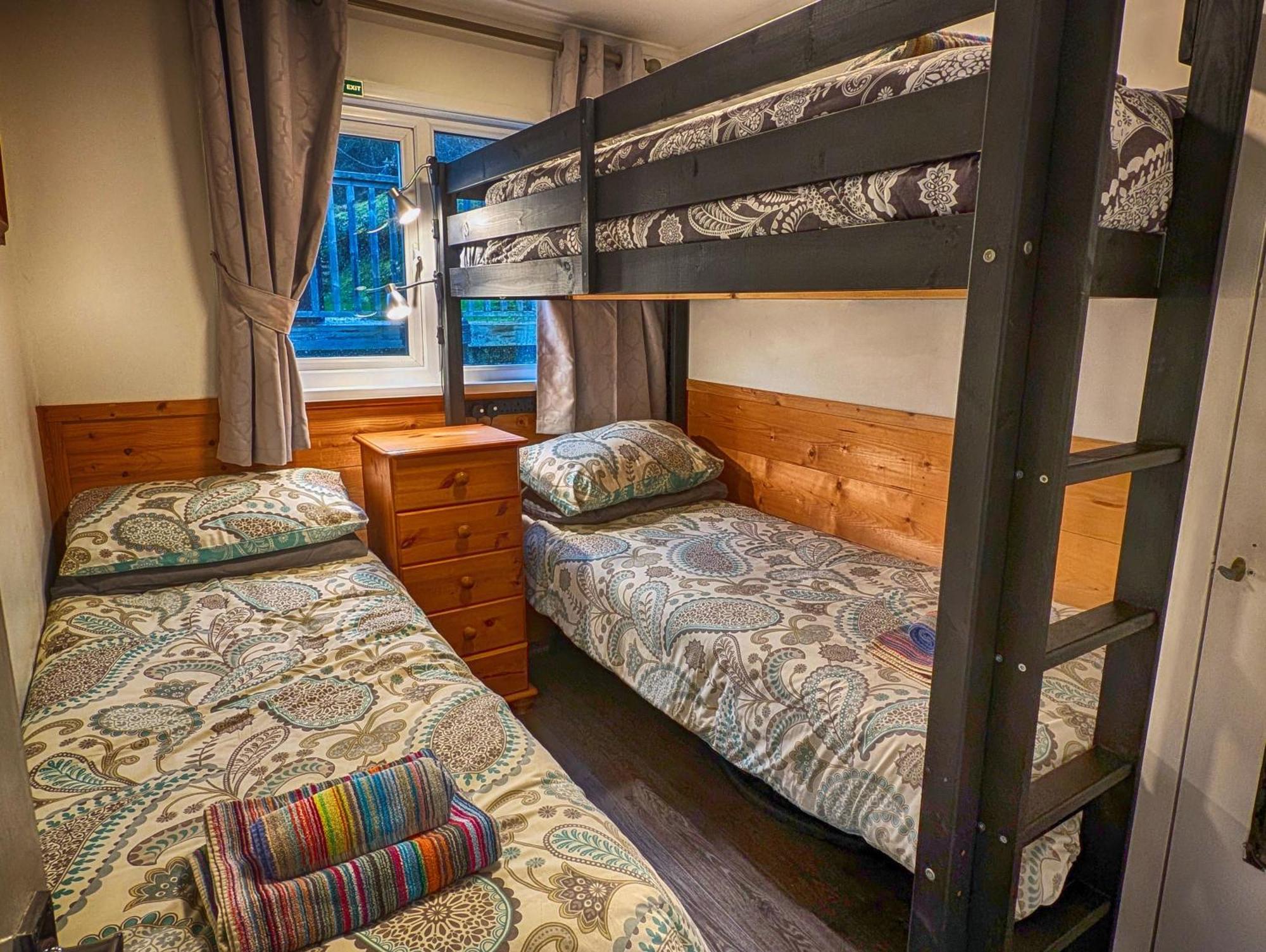 Caswell Beach Chalet 70 Located In Gower Peninsula Swansea Exteriör bild
